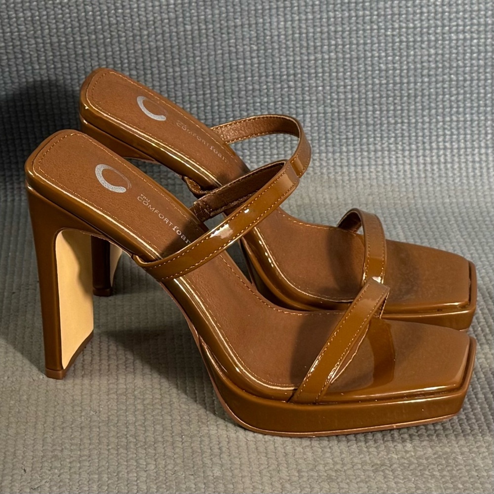 Journee Collection Women’s Naivee Dress Sandals Brown Size 6.5 New - Picture 2 of 10